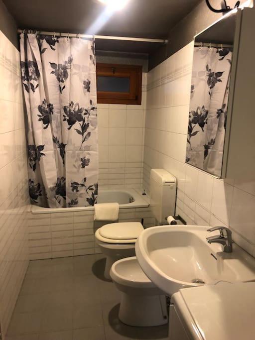 La Casa Di Rox Ad Aosta - Small Holiday Apartment In Central Aosta - Alloggio Ad Uso Turistico - Vda - Aosta - N 0304 エクステリア 写真